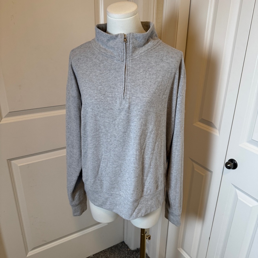 7Diamonds Generation Soft Quarter-Zip Pullover Woman’s Medium Light Gray Cozy